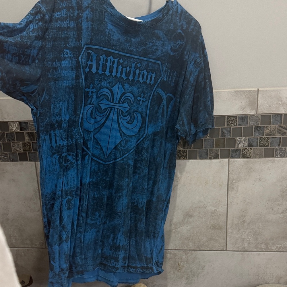 Affliction mens XL T SHIRT